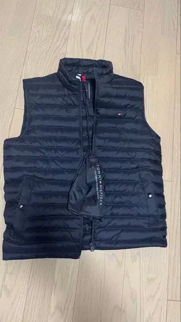 TOMMY HILFIGER 네이비 다운 자켓