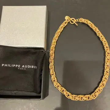 필립 오디베일 골드 목걸이 에스트네이션