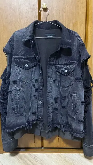 grancy 맨투맨 도킹 디자인 데미지 데님 자켓
