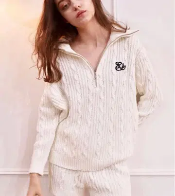 epine 하프 지퍼 케이블 니트