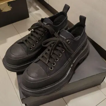Alexander McQueen 트레드 슬릭 스니커즈
