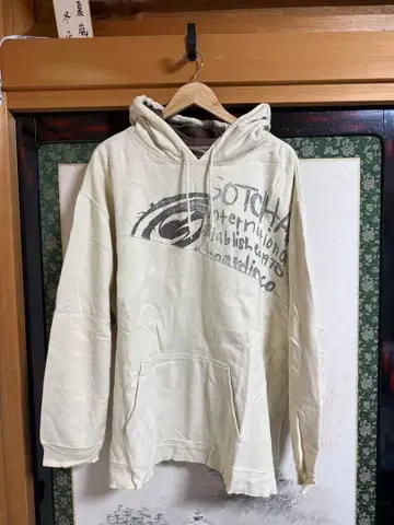 GOTCHA 그래픽 후드티 아이보리 빅사이즈