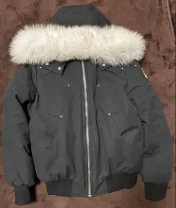 Moose Knuckles 블랙 다운 자켓 S/P