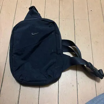 나이키 바디백 블랙