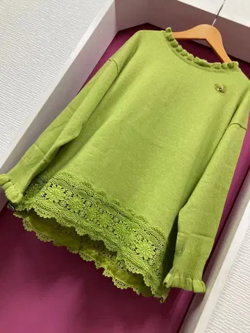 슈퍼 뷰티 소매가 봉긋하고 밑단 레이스 디자인 튜닉 부드러운 니트