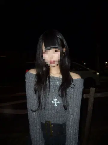 볼칸 & 아프로디테 홀터넥 오프숄더 니트