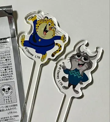 주토피아2 오마이카페 마들러 파우버트 크로우하우저