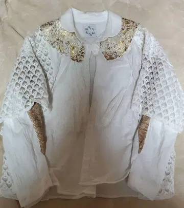 toi et moi 자수 포함 화이트 긴팔 셔츠