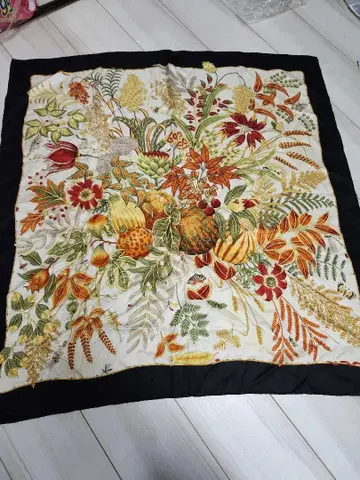 Salvatore Ferragamo 스카프 후르츠 페라가모