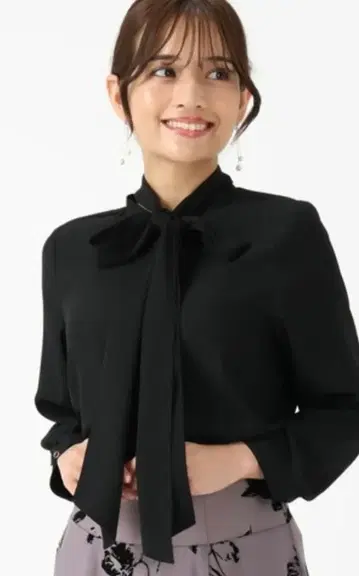 Misch Masch 블랙, 리본 달린 긴팔 블라우스