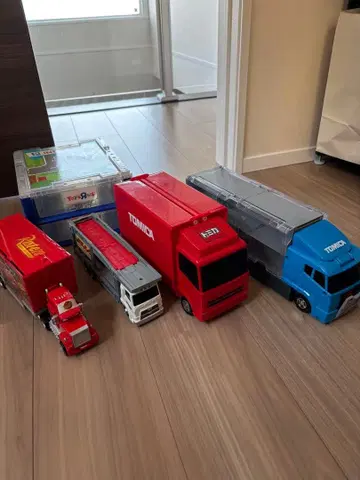 토미카 맥 트레일러 트럭