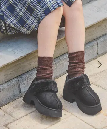 니코앤드 [이번 시즌 완판] 오리지널 페이크 무스탕 힐 신발 블랙 L