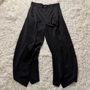 25년 모델 컨디션 최상 크누스마프 slit deformed pants