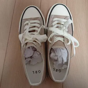 CRL 베이지 스니커즈 24cm