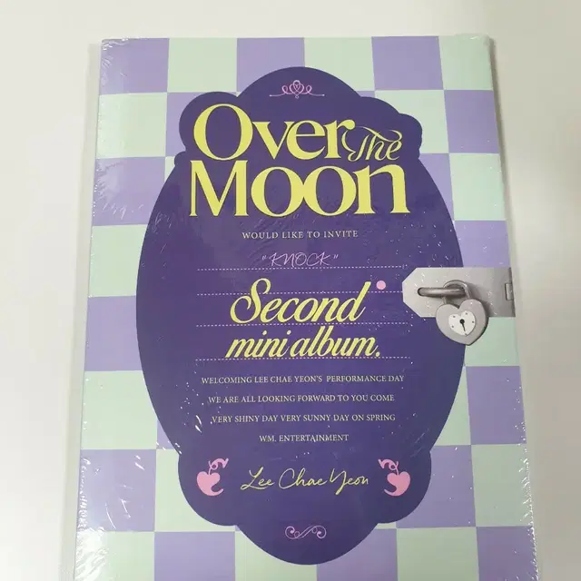 이채연 Over the Moon 앨범 미개봉
