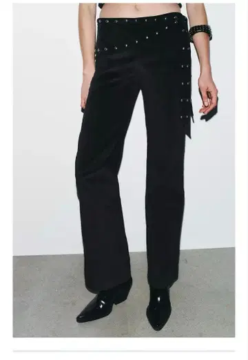 zara 플레어 팔레트 팬츠 스터드 부착 팬츠 S