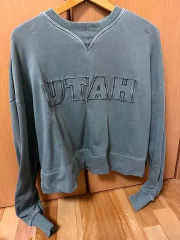 CYNICAL 로고 맨투맨