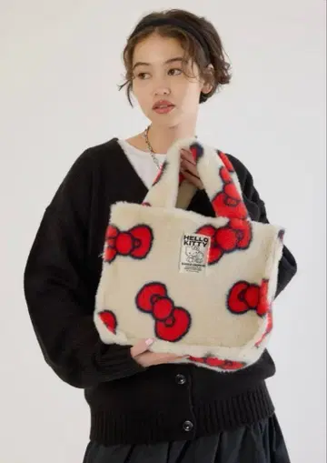 로데오 크라운 (산리오 캐릭터즈) KITTY 인조 모피 토트