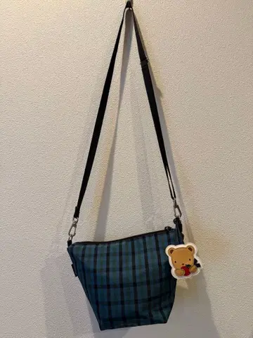 familiar*블루 계열 패밀리아 체크 숄더백 곰돌이 참 포함