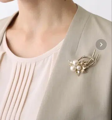 INDIVI 세레모니 브로치