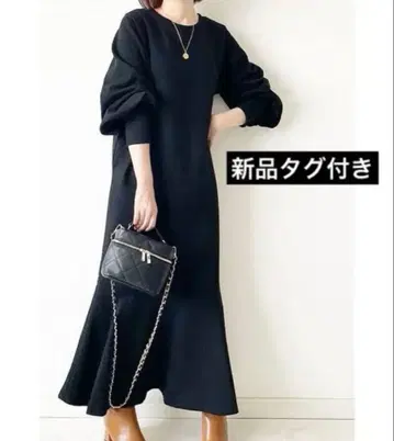 &. NOSTALGIA 머메이드 맨투맨 원피스