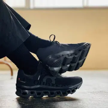 On Cloudmonster 온 클라우드몬스터 블랙 27.5