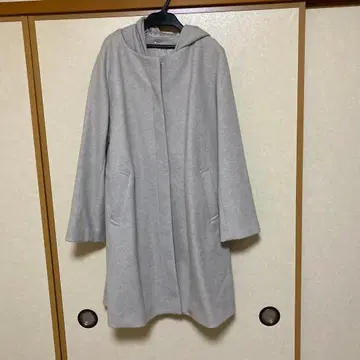 후드 부착 그레이 롱 코트