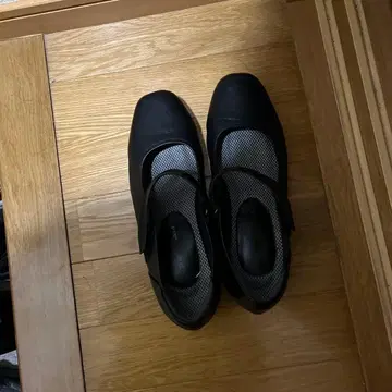 블랙 스트랩 펌프스 25.5cm