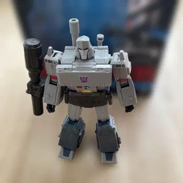 메가트론 TS-12 스튜디오 시리즈 SS86 트랜스포머