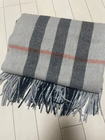 NOBLE Nick Bronson 체크 무늬 대형 스톨