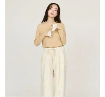 [ 미사용 새상품 ] emmi 세미 시어 베이직 상의 베이지