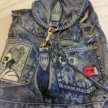 데님 백팩 비쥬 모티브 부착