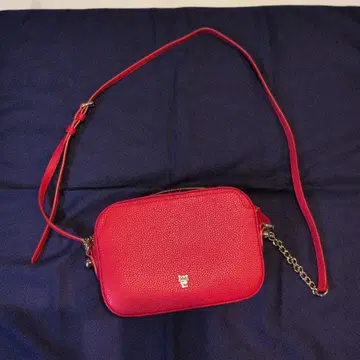 레드 숄더백 체인 스트랩 포함