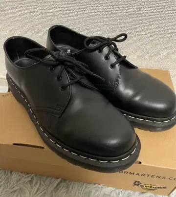 닥터 마틴 화이트 스티치