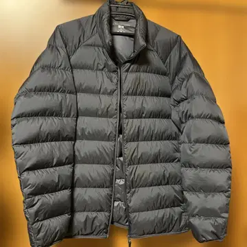 유니클로 울트라 라이트 다운 자켓 남성용 사이즈 XL 네이비