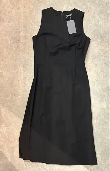 theory luxe 블랙 슬리브리스 원피스