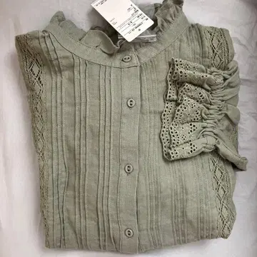 [새상품] *사만사 모스모스* SM2 프릴 스탠드 카라 레이스 블라우스