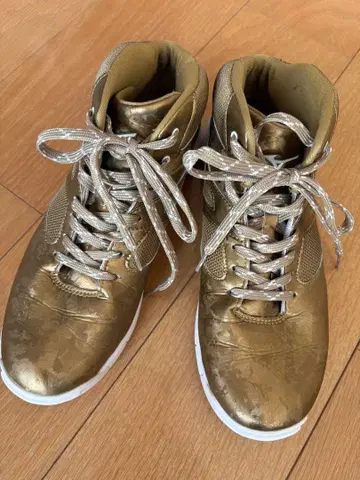 미즈노 웨이브 다이버즈 피트니스 슈즈 26.5cm 메타 골드