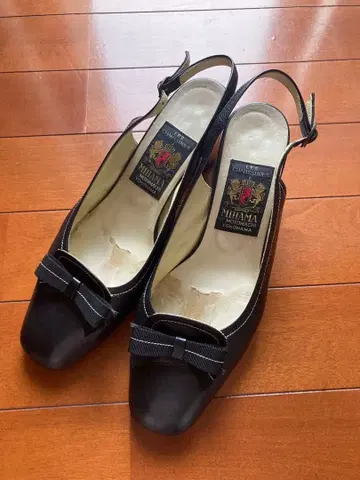 MIHAMA 블랙 리본 포함 하이힐 24cm