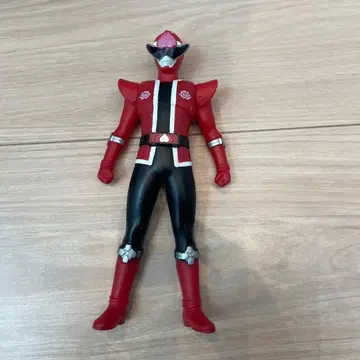 슈퍼전대 히어로 피규어 빨간색과 블랙