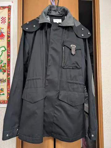 후드 부착 블랙 자켓