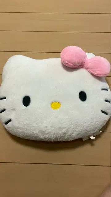 헬로키티 얼굴형 쿠션 M 사이즈