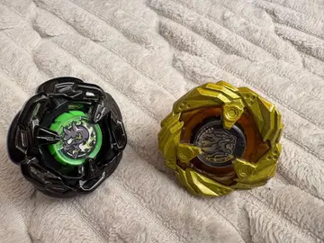 베이블레이드 레온 클로&헬즈 체인 골드