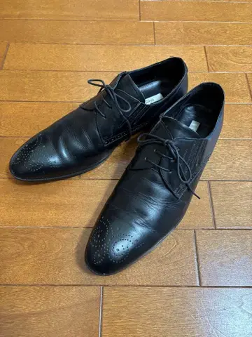 블랙 가죽 드레스 슈즈 메달리온 포함