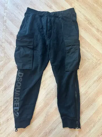 DSQUARED2 블랙 조거 팬츠