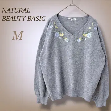 내추럴 뷰티 베이직 자수 V넥 니트 스웨터 퍼프 소매 M