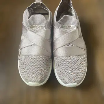 SKECHERS 그레이 슬립온 스니커즈