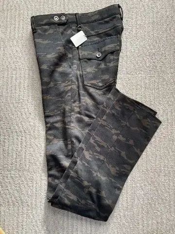 EDWIN 카모플라쥬 패턴 슬림핏 팬츠