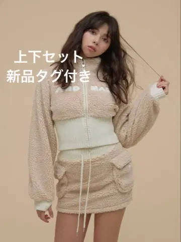 andmary 플러피 집업 재킷 미니스커트