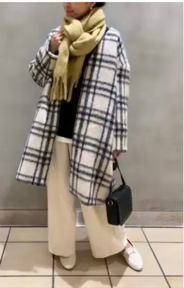 체크 무늬 롱 코트 M 사이즈